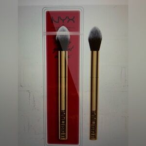 NYX Professional Makeup Limited Edition Money Heist Gold Brush Bar Face Brush